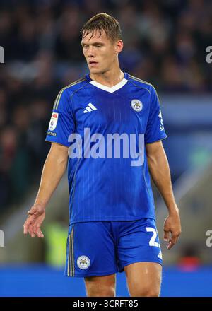 Leicester, Royaume-Uni. 30 septembre 2025. Jannik Vestergaard de Leicester City lors du match Leicester City vs Wrexham Sky Bet Championship au King Power Stadium de Leicester. Le crédit photo devrait se lire : Cody Froggatt/Sportimage crédit : Sportimage Ltd/Alamy Live News Banque D'Images