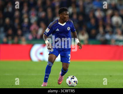 Leicester, Royaume-Uni. 30 septembre 2025. Abdul Fatawu de Leicester City lors du match Leicester City vs Wrexham Sky Bet Championship au King Power Stadium de Leicester. Le crédit photo devrait se lire : Cody Froggatt/Sportimage crédit : Sportimage Ltd/Alamy Live News Banque D'Images