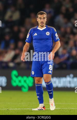 Leicester, Royaume-Uni. 30 septembre 2025. Harry Winks de Leicester City lors du Leicester City FC v Wrexham AFC Sky Bet EFL Championship match au King Power Stadium, Leicester, Angleterre, Royaume-Uni le 30 septembre 2025 crédit : Lee Keuneke/Every second Media crédit : Every second Media/Alamy Live News Banque D'Images