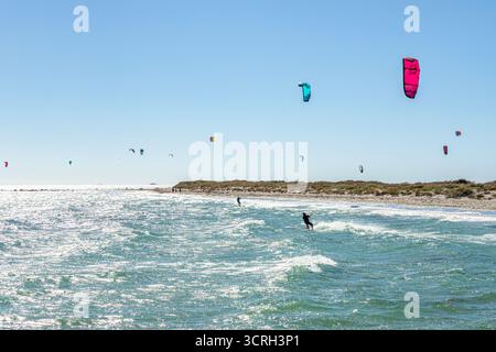 Planche à voile et kitesurf à Woodman point, Coogee, South Fremantle près de Perth dans la région sud-ouest de l'Australie occidentale WA Banque D'Images