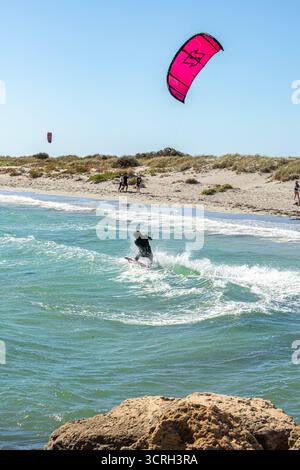 Planche à voile et kitesurf à Woodman point, Coogee, South Fremantle près de Perth dans la région sud-ouest de l'Australie occidentale WA Banque D'Images