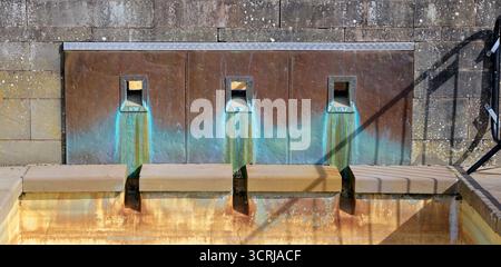 Plan d'eau ornemental désaffecté, baie de Cardiff, pays de Galles du Sud, Royaume-Uni. Prise en septembre 2025 Banque D'Images