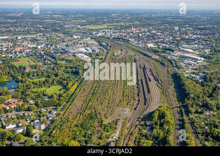 Luftbild, Rangierbahnhof Hamm, Blick zur City und zum Hbf Hauptbahnhof, Stadtbezirk Pelkum, Hamm, Ruhrgebiet, Rhénanie-du-Nord-Westphalie, Deutschland ACHTUNGxMINDESTHONORARx60xEURO *** vue aérienne, triage Hamm, vue sur le centre-ville et la gare principale, quartier Pelkum, Hamm, région de la Ruhr, Rhénanie du Nord-Westphalie, Allemagne ATTENTIONxMINDESTHONORARx60xEURO Banque D'Images