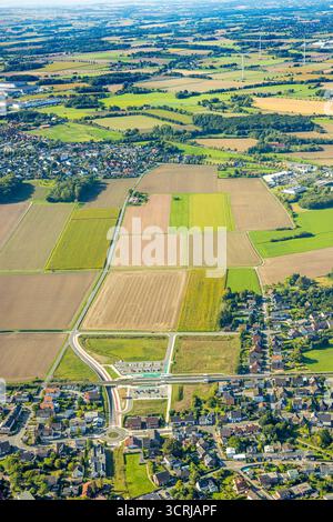 Luftbild, geplanter Haltepunkt in Westtünnen, Baustelle am Südfeldweg und von-Straße für-Thünen den künftigen Bahnhaltepunkt, Wiesen und Felder am Südfeldweg, Stadtbezirk Rhynern, Hamm, Ruhrgebiet, Rhénanie-du-Nord-Westphalie, Deutschland ACHTUNGxMINDESTHONORARx60xEURO *** vue aérienne, arrêt prévu à Westtünnen, chantier de construction à Südfeldweg et von Thünen Straße pour le futur arrêt ferroviaire, prairies et champs à Südfeldweg, district de Rhynern, Hamm, région de la Ruhr, Rhénanie du Nord-Westphalie, Allemagne ATTENTIONxMINDESTHONORARx60xEURO Banque D'Images