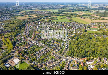 Luftbild, Wohngebiet Ortsansicht Ortsteil Heessen mit Sportzentrum, Stadtbezirk Heessen, Hamm, Ruhrgebiet, Rhénanie-du-Nord-Westphalie, Deutschland ACHTUNGxMINDESTHONORARx60xEURO *** vue aérienne, zone résidentielle quartier de vue locale Heessen avec centre sportif, quartier Heessen, Hamm, région de la Ruhr, Rhénanie du Nord-Westphalie, Allemagne ACHTUNGxMINDESTHONORARx60xEURO Banque D'Images