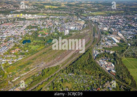Luftbild, Rangierbahnhof Hamm, Blick zum Bahnhof Hbf, Hafen und zur Innenstadt City, Stadtbezirk Pelkum, Hamm, Ruhrgebiet, Rhénanie-du-Nord-Westphalie, Deutschland ACHTUNGxMINDESTHONORARx60xEURO *** vue aérienne, triage Hamm, vue sur la gare principale, le port et le centre-ville, quartier Pelkum, Hamm, région de la Ruhr, Rhénanie du Nord-Westphalie, Allemagne ACHTUNGxMINDESTHONORARx60xEURO Banque D'Images