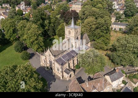 Vue aérienne de l'église Saint-Jean-Baptiste à Knaresborough, North Yorkshire, Royaume-Uni. Banque D'Images