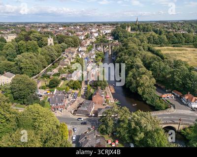 Vue aérienne du viaduc de Knaresborough au-dessus de la rivière Nidd, Knaresborough, North Yorkshire, Royaume-Uni. Banque D'Images