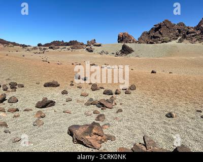 Paysage désertique avec des formations rocheuses, couvertes de pierre ponce dans Minas de San Jose, volcan Teide National Park, Tenerife. Banque D'Images