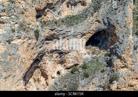 Fenêtre du diable (espagnol : Ventano del Diablo), un exemple d'érosion karstique sur roche calcaire dans le parc naturel de Serrania de Cuenca, Castilla la la Mancha Banque D'Images