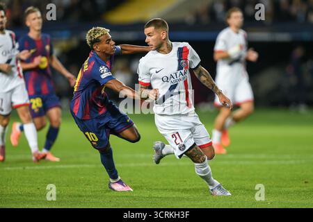 Barcelone, ESP. 1er octobre 2025. FC BARCELONE vs PARIS SAINT-GERMAIN 1 octobre 2025 Lamine Yamal (10) du FC Barcelone affronte (21) Lucas Hernandez du PSG lors du match de football correspondant au deuxième match de la phase de groupes de l'UEFA Champions League entre le FC Barcelone et le Paris Saint-Germain au stade Olimpic Lluis Companys de Montjuïc à Barcelone, Espagne. Crédit : Rosdemora/Alamy Live News Banque D'Images