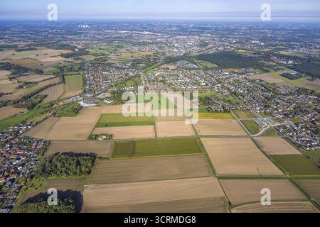 Vue aérienne, arrêt prévu à Westtuennen, chantier de construction à Suedfeldweg et von-Thuenen-Strasse pour le futur arrêt de chemin de fer, prairies et champs à Banque D'Images