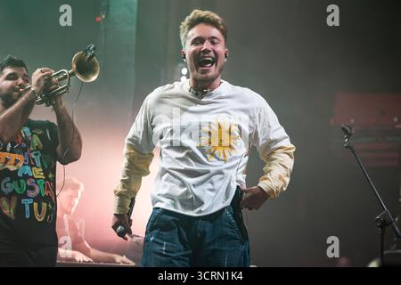 BARCELONE, ESPAÑA – SEPTIEMBRE 30. Alfa en concierto en la Sala Apolo el 30 de septiembre de 2025 en Barcelona, España. (Foto por Fernando Pérez) Banque D'Images
