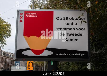 Un panneau d'affichage des élections générales à Amsterdam pays-Bas 2-10-2025 Banque D'Images
