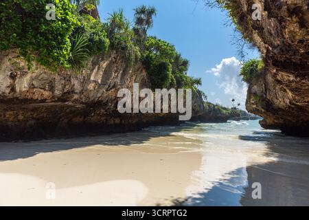 Plage exotique de Mtende sur la côte sud de l'île de Zanzibar, Tanzanie Banque D'Images