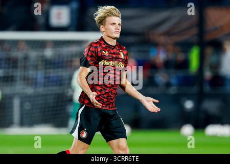 SEM Steijn de Feyenoord Gestures lors du match de l'UEFA Europa League 2025/26 League phase MD2 entre Feyenoord et Aston Villa FC à de Kuip le 2 octobre 2025 à Rotterdam, pays-Bas. (Crédit : Marcel ter bals/MTB-photo/Alamy Live News) Banque D'Images