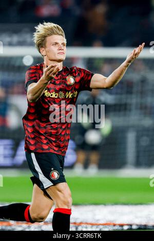 SEM Steijn de Feyenoord Gestures lors du match de l'UEFA Europa League 2025/26 League phase MD2 entre Feyenoord et Aston Villa FC à de Kuip le 2 octobre 2025 à Rotterdam, pays-Bas. (Crédit : Marcel ter bals/MTB-photo/Alamy Live News) Banque D'Images