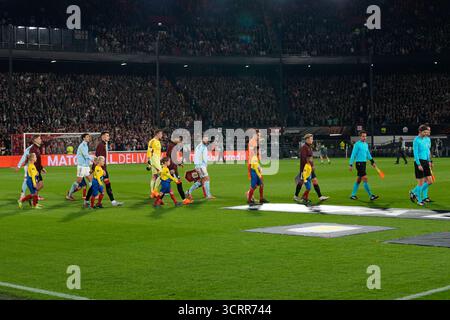 ROTTERDAM, 02-10-2025, Stadium de Kuip, saison 2025/2026, Europa League football . Match entre Feyenoord et Aston Villa, Picture Shows Line Up Credit : Pro Shots/Alamy Live News Banque D'Images