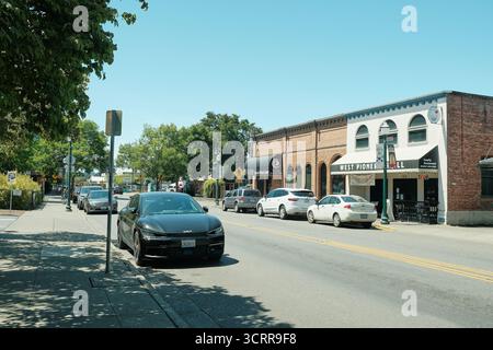 Puyallup WA USA, 26 juillet 2025 - Puyallup Street avec des cafés Banque D'Images