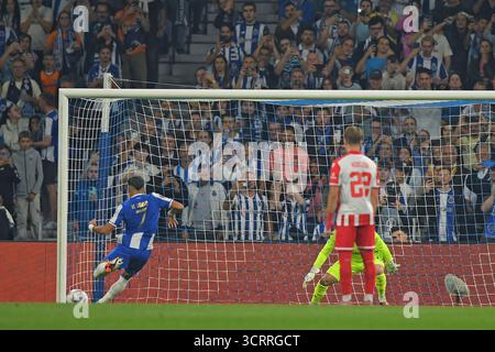 Porto, Portugal. 02 octobre 2025. Dragao Stadium, UEFA Europa League 2025/2026, FC Porto versus Red Star Belgrade ; William Gomes du FC Porto marque le premier but de son équipe lors d'un match entre le FC Porto et Red Star Belgrade pour le deuxième tour de l'UEFA Europa League 2025/2026 au Dragao Stadium de Porto le 02 octobre 2025. Photo : Daniel Castro/DiaEsportivo/Alamy Live News crédit : DiaEsportivo/Alamy Live News Banque D'Images
