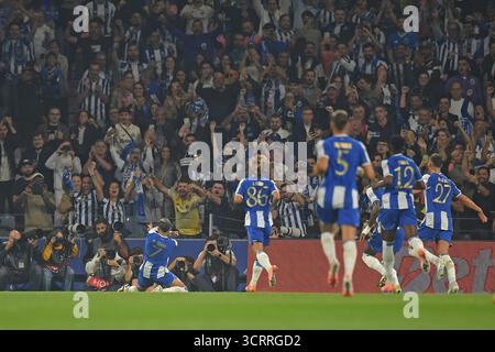 Porto, Portugal. 02 octobre 2025. Stade Dragao, UEFA Europa League 2025/2026, FC Porto versus Red Star Belgrade ; William Gomes du FC Porto célèbre après avoir marqué le premier but de son équipe lors d'un match entre le FC Porto et Red Star Belgrade pour le deuxième tour de l'UEFA Europa League 2025/2026 au Dragao Stadium de Porto le 02 octobre 2025. Photo : Daniel Castro/DiaEsportivo/Alamy Live News crédit : DiaEsportivo/Alamy Live News Banque D'Images