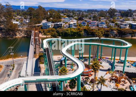 Vue aérienne de Santa Cruz Beach Boardwalk et Rollercoaster Banque D'Images