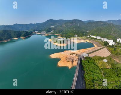 Photographie aérienne de la centrale hydroélectrique de stockage d'énergie de l'hôtel Minghu à Xiangtoushan, comté de Boluo, ville de Huizhou Banque D'Images