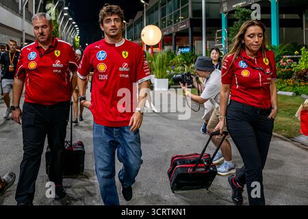 Marina Bay, Singapour, 02 Oct 2025, Charles Leclerc, de Monaco, concourt pour Ferrari. Le Grand Prix de Singapour 2025 The Build Up, qui a lieu à Marina Bay, Singapour. Crédit : Michael Potts/Alamy Live News Banque D'Images
