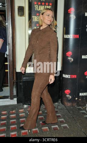 Londres, Royaume-Uni. 1er octobre 2025. Kimberley Walsh à la soirée de gala musical 'HadesTown', Lyric Theatre, Shaftesbury Avenue, le mercredi 1er octobre 2025 à Londres, Angleterre, Royaume-Uni. CAP/CAN © CAN/Capital Pictures crédit : Capital Pictures/Alamy Live News Banque D'Images