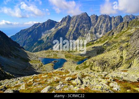 Zabia Dolina Mieguszowiecka (dolina Žabích plis) et Zabie Stawy Mieguszowieckie (Žabie plesá Mengusovské), montagnes des Hautes Tatras, Slovaquie Banque D'Images
