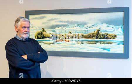 Reinhard Behrens avec Naboland Fantasy Painting avec un sous-marin, exposition d'art à la Scottish Gallery, Édimbourg, Écosse, Royaume-Uni Banque D'Images