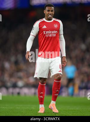Londres, Royaume-Uni. 1er octobre 2025. Arsenal v Olympiakos - Champions League - Emirates Stadium - Londres. Gabriel en action. Crédit photo : Mark pain / Alamy Live News Banque D'Images