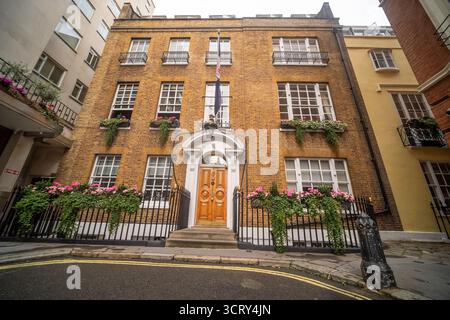 LONDRES - 26 AOÛT 2025 : Royal Ocean Racing Club au 20 St James's place, Mayfair. Club de membres privés dans une maison de ville géorgienne Banque D'Images