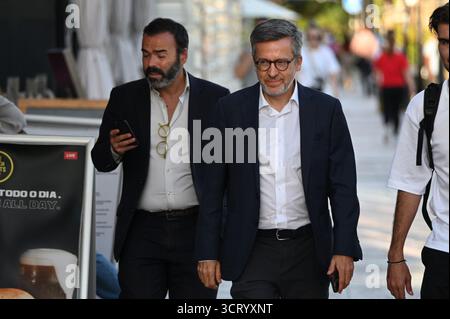 Lisbonne, Portugal. 03 octobre 2025. Carlos Moedas, candidat au conseil municipal de Lisbonne soutenu par le PSD, le CDS et l'Initiative libérale dans la coalition Por Ti Lisboa, assiste à un événement de campagne à Lisbonne. Crédit : Ricardo Rocha / Alamy Live News Banque D'Images