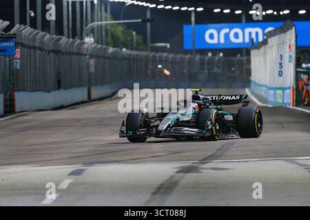 Singapour, Singapour. 03 Oct, 2025. Andrea Kimi Antonelli, Italien, pilote la Mercedes-AMG PETRONAS Formula One Team W16 lors de la deuxième séance d'essais avant le Grand Prix de F1 de Singapour sur le circuit de Marina Bay Street. Crédit : SOPA images Limited/Alamy Live News Banque D'Images