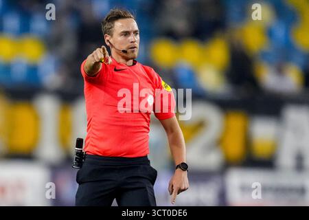 Arnhem, pays-Bas. 03 Oct, 2025. ARNHEM, 03-10-2025, GelreDome, saison 2025/2026, football néerlandais Keuken Kampioen Divisie, match entre vitesse et Jong FC Utrecht, arbitre Laurens Gerrets crédit : Pro Shots/Alamy Live News Banque D'Images
