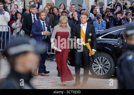Ville de Luxembourg, Luxembourg. 03 Oct, 2025. Le président français Emmanuel Macron et son épouse Brigitte Macron arrivent pour le dîner de gala au Palais Grand-Ducal de Luxembourg, Luxembourg, le 3 octobre 2025. Crédit : Aleksandr Nagornyi/Alamy Live News Banque D'Images