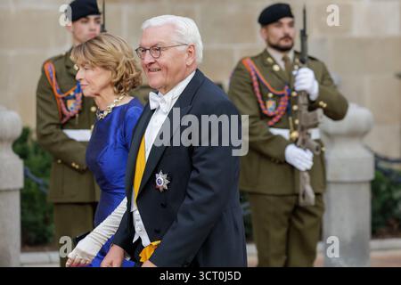 Ville de Luxembourg, Luxembourg. 03 Oct, 2025. Le président allemand Frank-Walter Steinmeier et son épouse Elke Büdenbender arrivent pour le dîner de gala au Palais Grand-Ducal de Luxembourg, Luxembourg, le 3 octobre 2025, à la suite des célébrations d'intronisation du nouveau Grand-Duc. Crédit : Aleksandr Nagornyi/Alamy Live News Banque D'Images