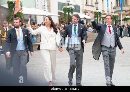 Princesse Claire et Guillaume frère Prince Félix devant le palais grand-ducal, célébration de l'accession au trône du Grand-Duc Guillaume, Luxembourg Banque D'Images