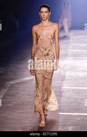 Paris, Frankreich. 02 octobre 2025. Défilé printemps-été 2026 MUGLER lors de la Fashion week de Paris le 2025 septembre - Paris, France, 02/10/2025 crédit : dpa/Alamy Live News Banque D'Images