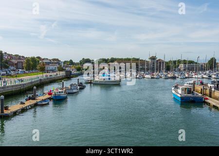 Weymouth, Royaume-Uni - 5 septembre 2025 : Weymouth Marina vue du Town Bridge. Banque D'Images