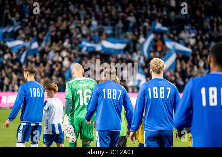 Odense, Danemark. 03 Oct, 2025. Les joueurs d'Odense BK dynamisent le terrain pour le match de Superliga 3F entre Odense BK et Sonderjyske au nature Energy Park à Odense. Crédit : Gonzales photo/Alamy Live News Banque D'Images