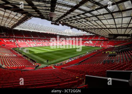 Manchester, Angleterre, Royaume-Uni. 04 octobre 2025. Vue au sol à l'intérieur du stade pendant le match Manchester United FC vs Sunderland AFC English premier League à Old Trafford, Manchester, Angleterre, Royaume-Uni le 4 octobre 2025 crédit : Phil Duncan/Every second Media crédit : Every second Media/Alamy Live News Banque D'Images