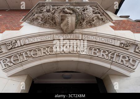 Battersea Reference Library est une bibliothèque de référence dans un bâtiment classé Grade II à Altenburg Gardens, Battersea, Londres, Angleterre Banque D'Images