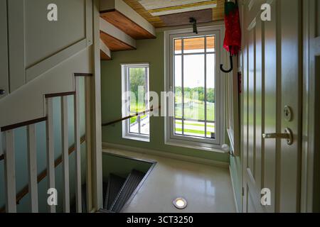 Escalier de la maison renversée 'Tagurpidi Maja' à Tartu, Estonie Banque D'Images