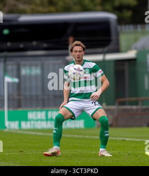 Yeovil, Royaume-Uni. 04 octobre 2025. Harvey Greenslade de Yeovil Town accueille le match de la Ligue nationale de l'entreprise entre Yeovil Town et Boreham Wood au stade Huish Park, Yeovil photo par crédit : Martin Edwards/Alamy Live News Banque D'Images