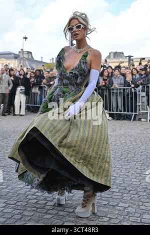 Paris, France. 5 octobre 2025. Paris, France. 04 octobre 2025. Paris Hilton arrivée au salon Vivienne Westwood lors de la semaine de la mode à Paris, France le 4 octobre 2025. Photo de Julien Reynaud/APS-médias/ABACAPRESS.COM crédit : Abaca Press/Alamy Live News crédit : Abaca Press/Alamy Live News Banque D'Images