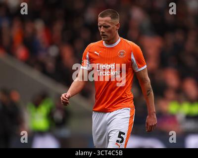 BLACKPOOL, ANGLETERRE - 4 OCTOBRE : Fraser Horsfall de Blackpool lors du match EFL League One entre Blackpool et AFC Wimbledon à Bloomfield Road le 4 octobre 2025 à Blackpool, Royaume-Uni. (Photo de Mitch Davidson/Blackpool FC) crédit : Mitchel Davidson/Alamy Live News Banque D'Images