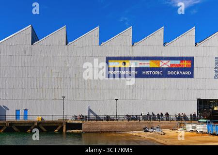 Extérieur du Boathouse 4 dans Portsmouth Historic Dockyard Hampshire Angleterre Royaume-Uni Banque D'Images