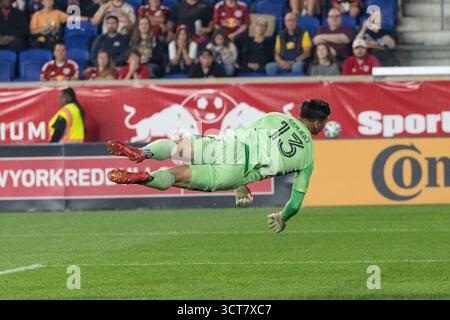 Harrison, New Jersey, États-Unis. 4 octobre 2025. Le gardien de but Evan Louro (13 ans) du FC Cincinnati en action lors du match de saison régulière de la MLS contre les Red Bulls de New York au Sports Illustrated Stadium de Harrison, NJ, le 5 octobre 2025 (crédit image : © Lev Radin/Pacific Press via ZUMA Press Wire) USAGE ÉDITORIAL SEULEMENT ! Non destiné à UN USAGE commercial ! Banque D'Images